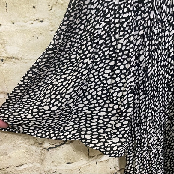 Catherines Black White Polka For Crochet Pleated Top - Picture 3 of 5